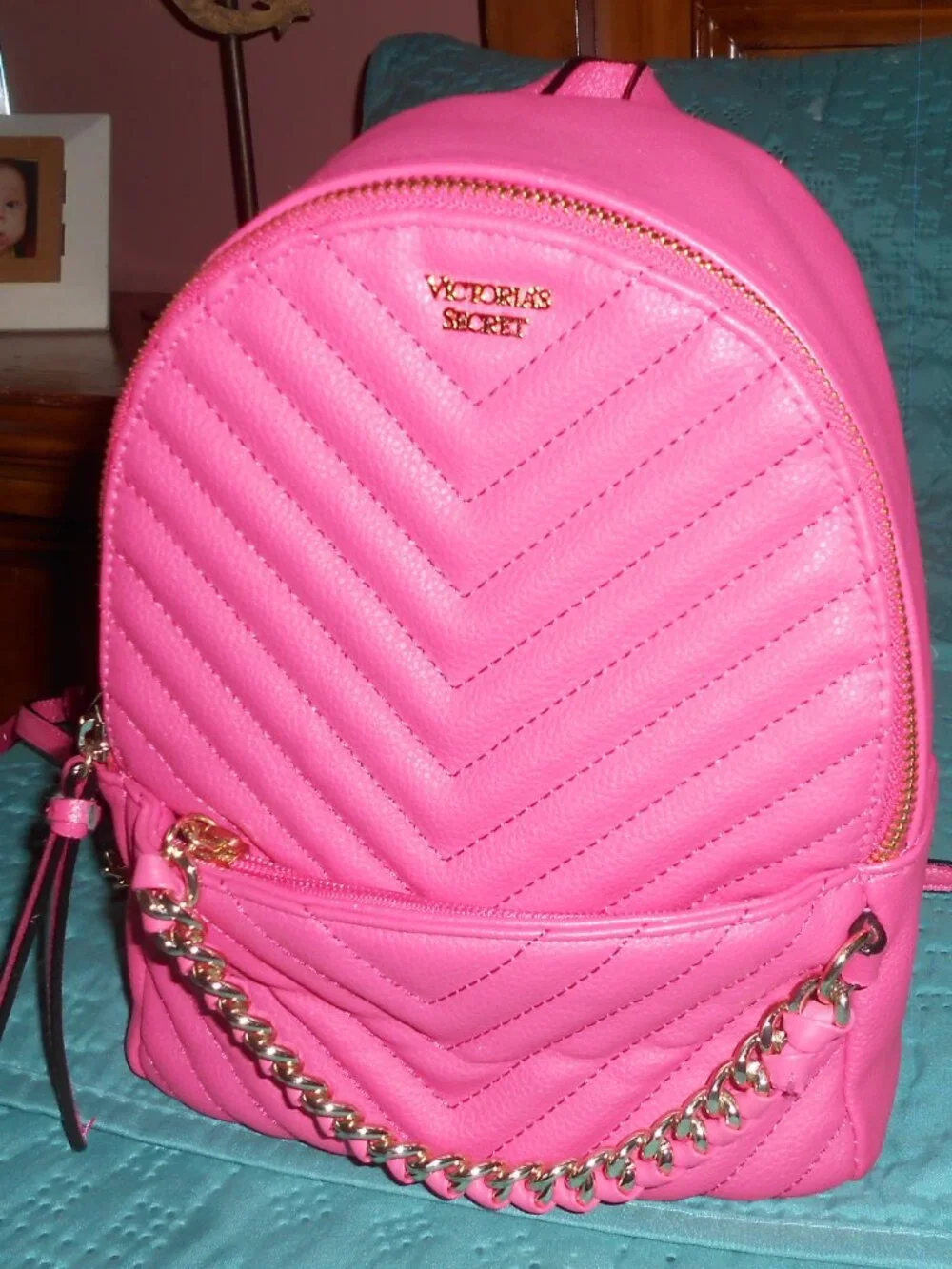 VICTORIA'S SECRET PURSE/BAGPACK PINK COLOR SMALL GREAT PRE-LOVED CONDITION